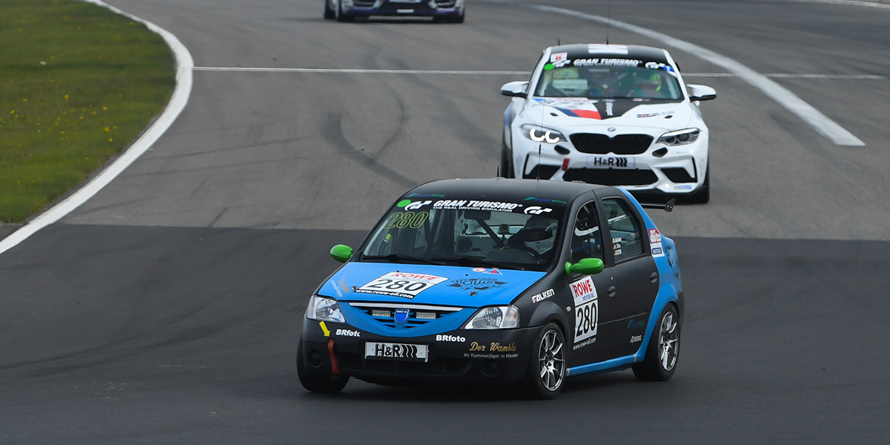 Dacia beim Tracktest, SPORT AUTO-Beitrag