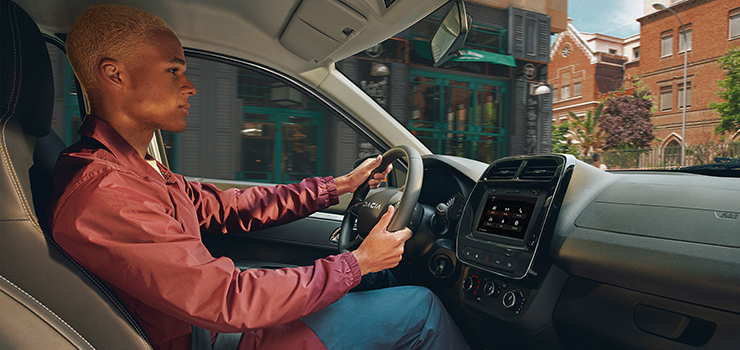 Dacia Spring - Junge Leute
