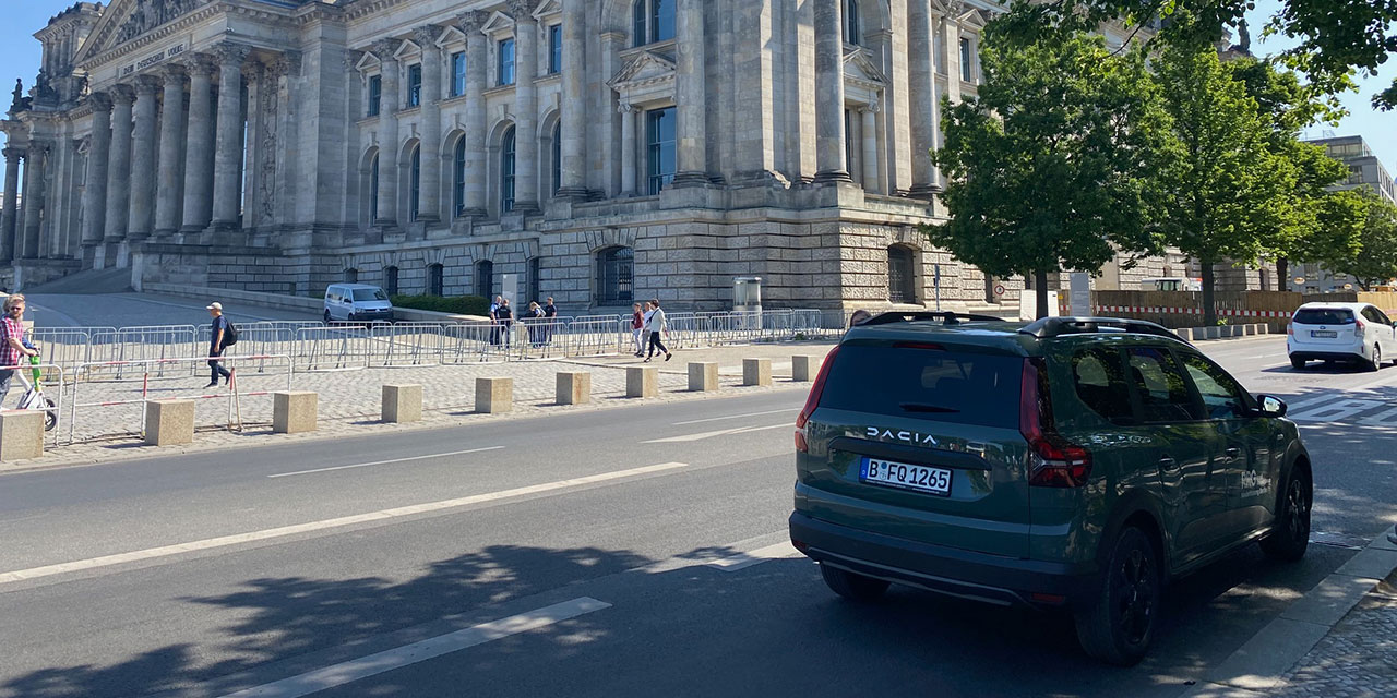 Hauptgewinn: mit dem Dacia Jogger durch Berlin