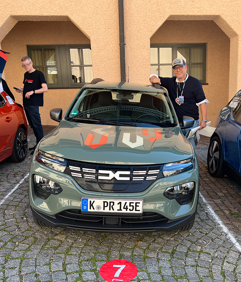 e-cannonball2023-01 Dacia Unlimited Team Electric mit am Start