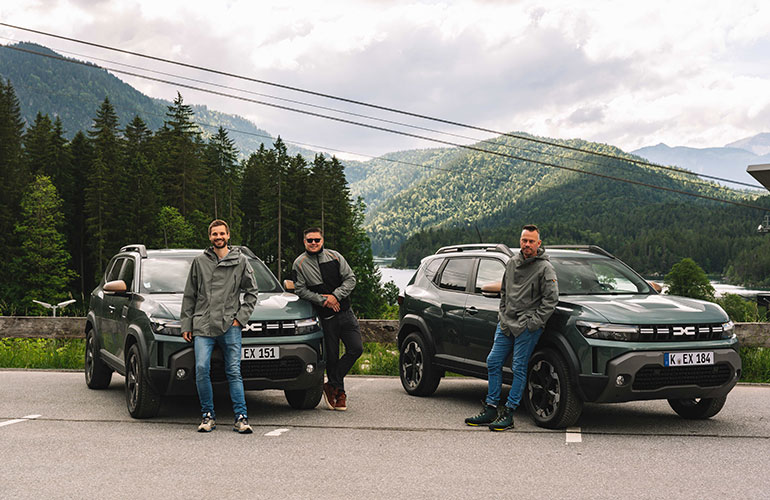 Rendevouz-in-den-Alpen-Day-1-59_GER2_770x500 Zwei Duster mit Team von Dacia