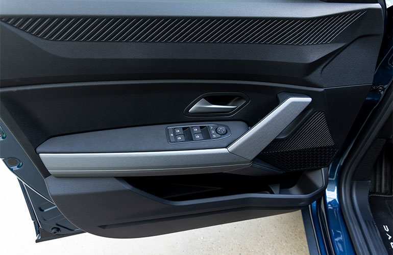 Nouveau-Dacia-Bigster-HYBRID-155-Journey-Bleu-Indigo-(78) Bigster