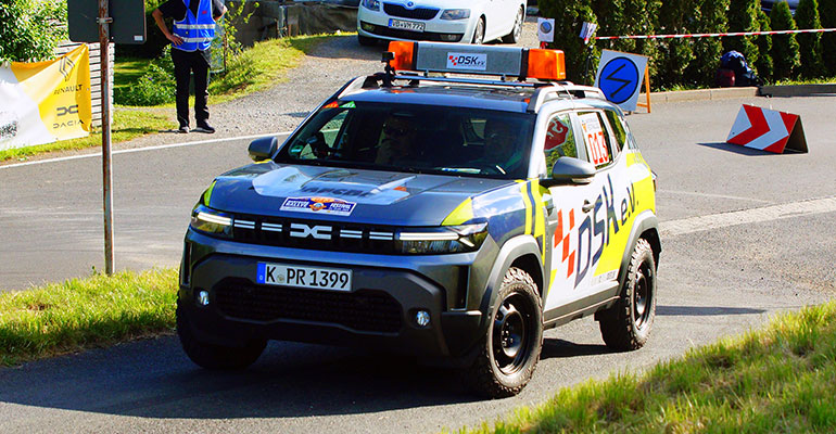 DSC01486 Duster als Rallye Infomobil